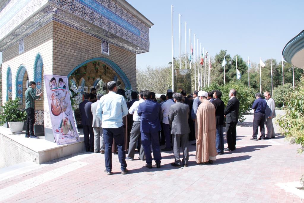 همزمان با گرامیداشت هفته دفاع مقدس، مراسم غبارروبی مزار شهدای گمنام